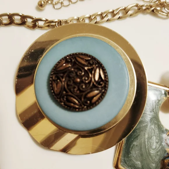 Elegant Gold and Turquoise Vintage Jewelry Lot - Picture 4 of 5